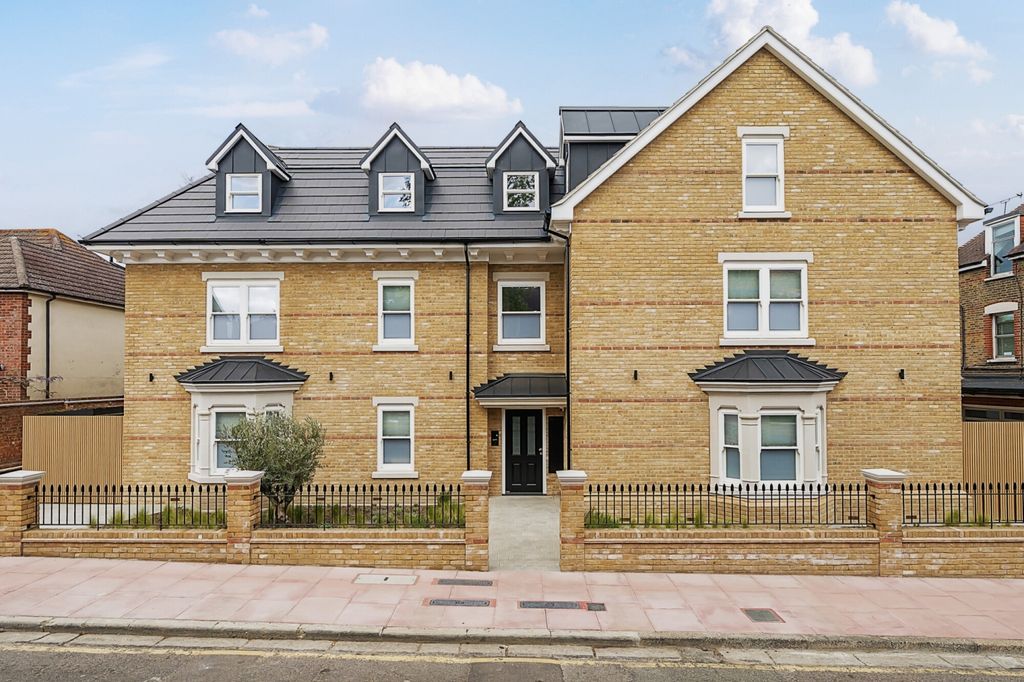 Property photo 1 of 18 External