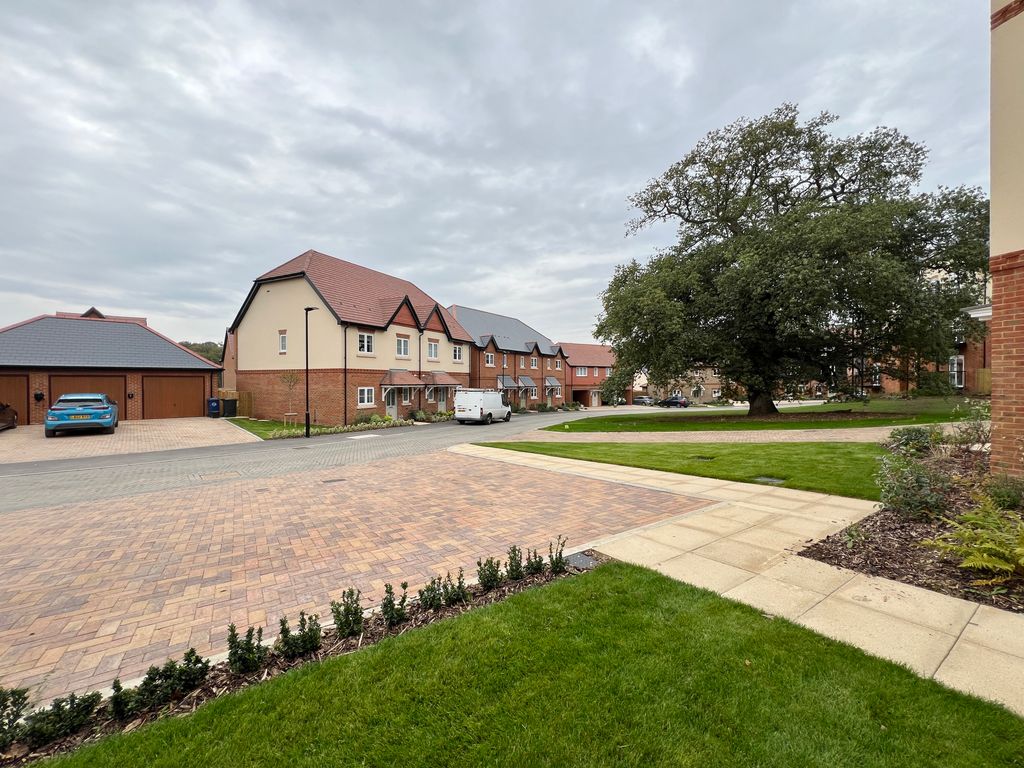 Property photo 3 of 25