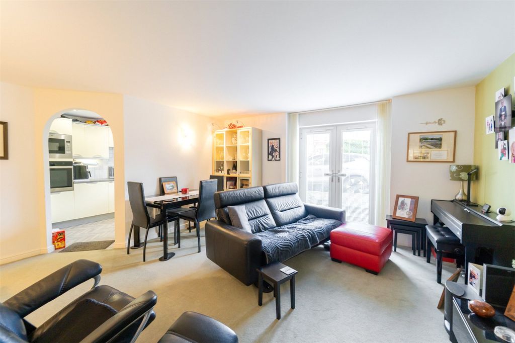 Property photo 3 of 21 Picture No. 15