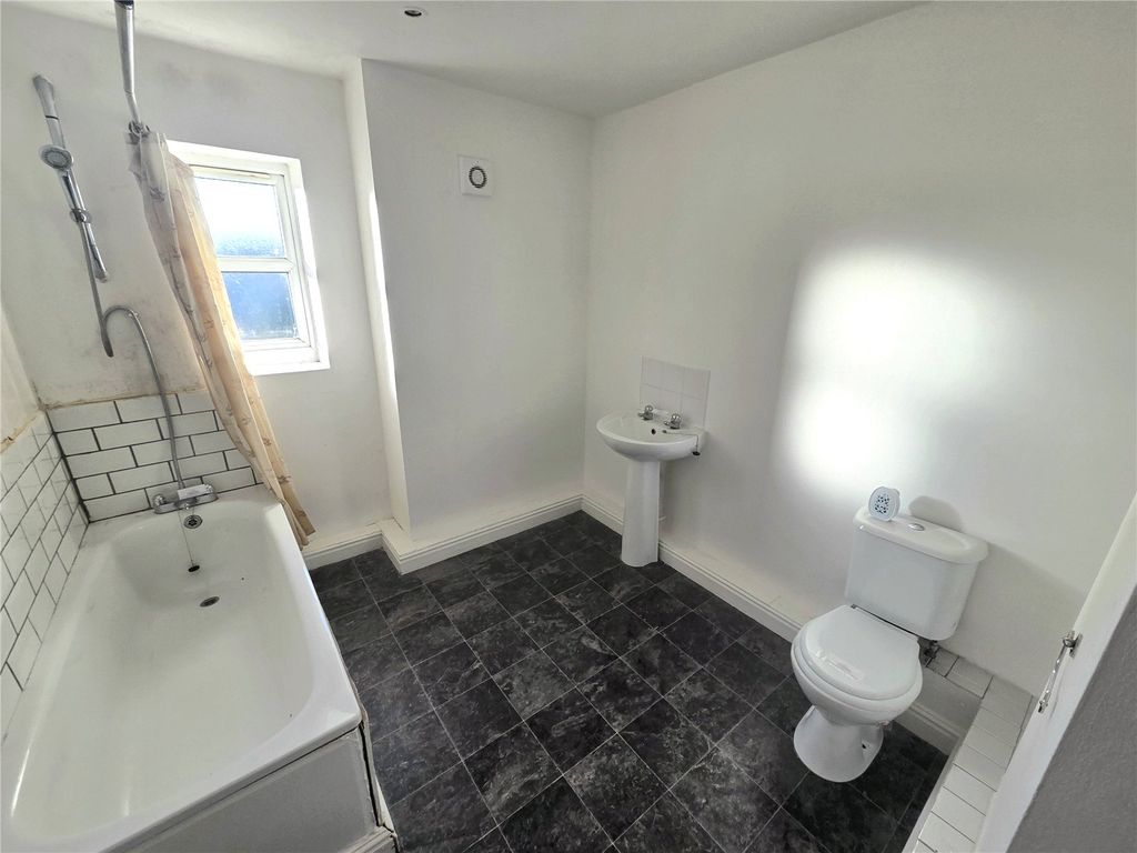 Property photo 2 of 9 Picture No. 08
