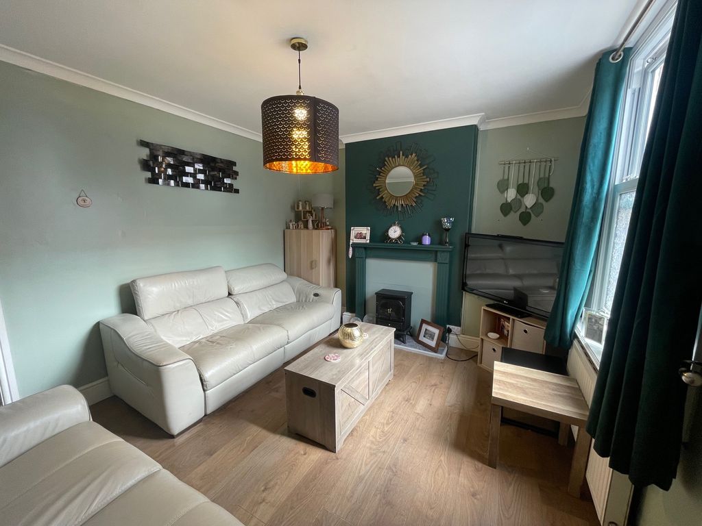 Property photo 2 of 17