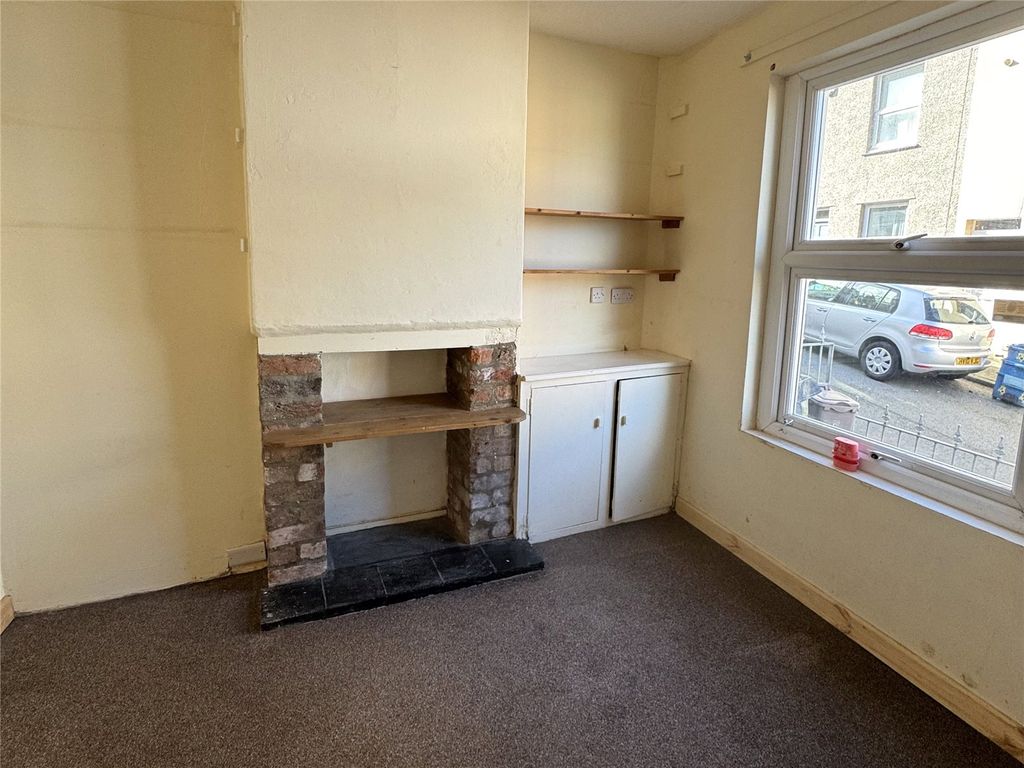 Property photo 3 of 8 Picture No. 01