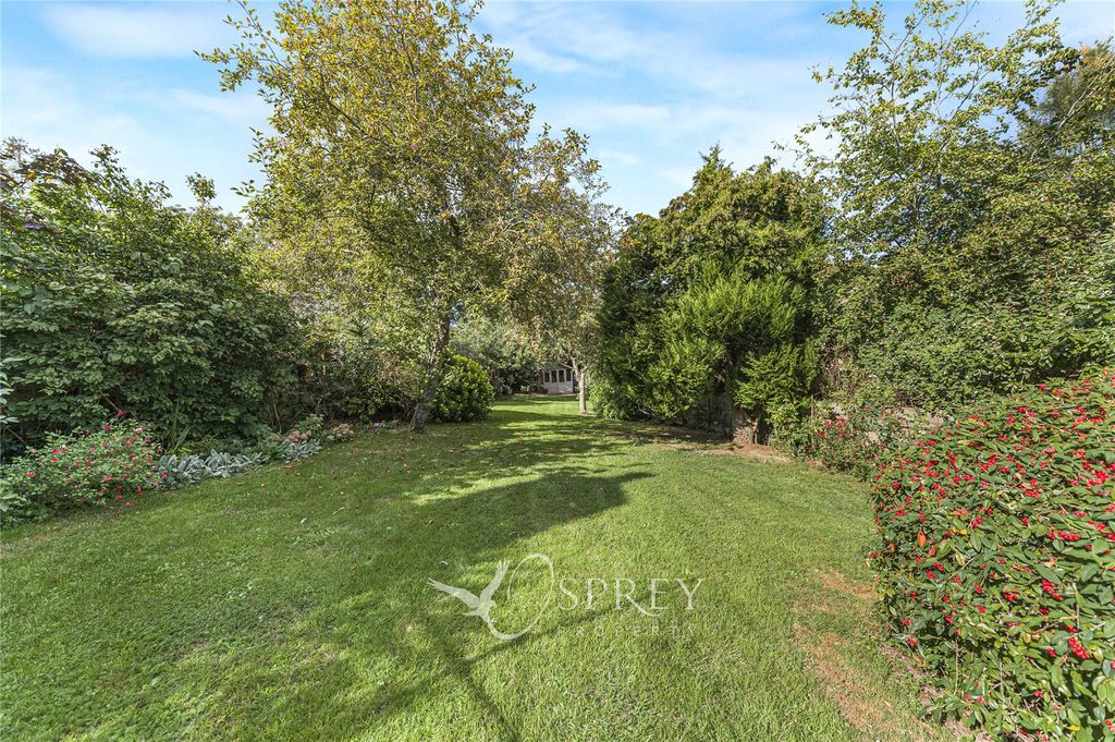 Property photo 3 of 22 Garden