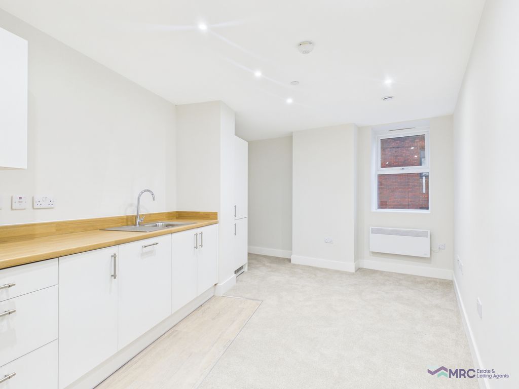 Property photo 1 of 6 Luxury New-Build One Bedroom Apartment In Hull City Centre