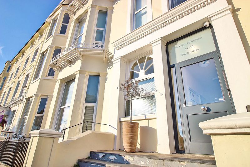 Property photo 2 of 20 .