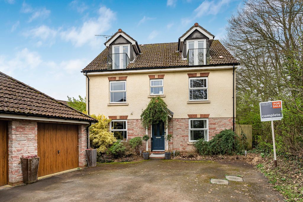 Property photo 1 of 30