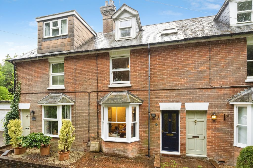 Property photo 1 of 25