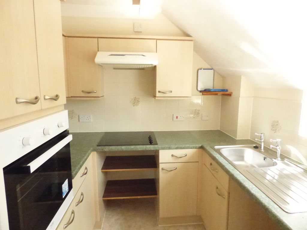 Property photo 3 of 15 Kitchen