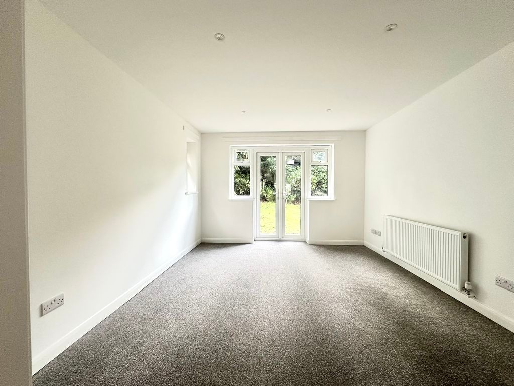 Property photo 3 of 10 Photo 8