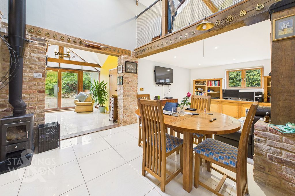 Property photo 3 of 38