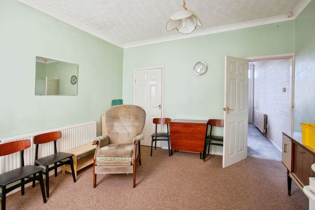 Property photo 3 of 17 Photo