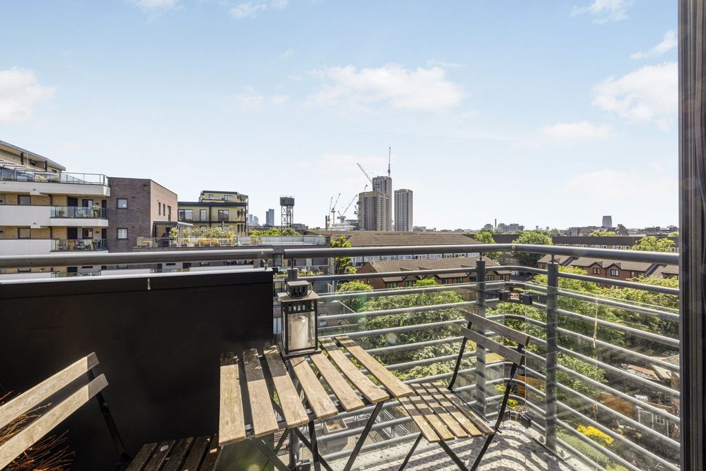 Property photo 2 of 17 Balcony