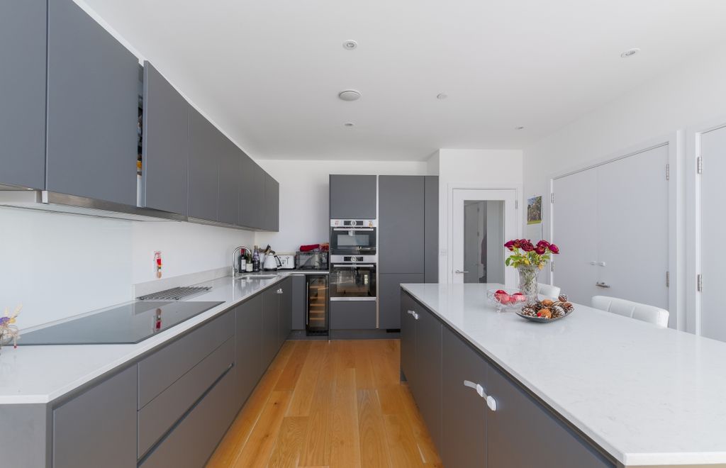 Property photo 1 of 22 1_Dryden_Road_016...