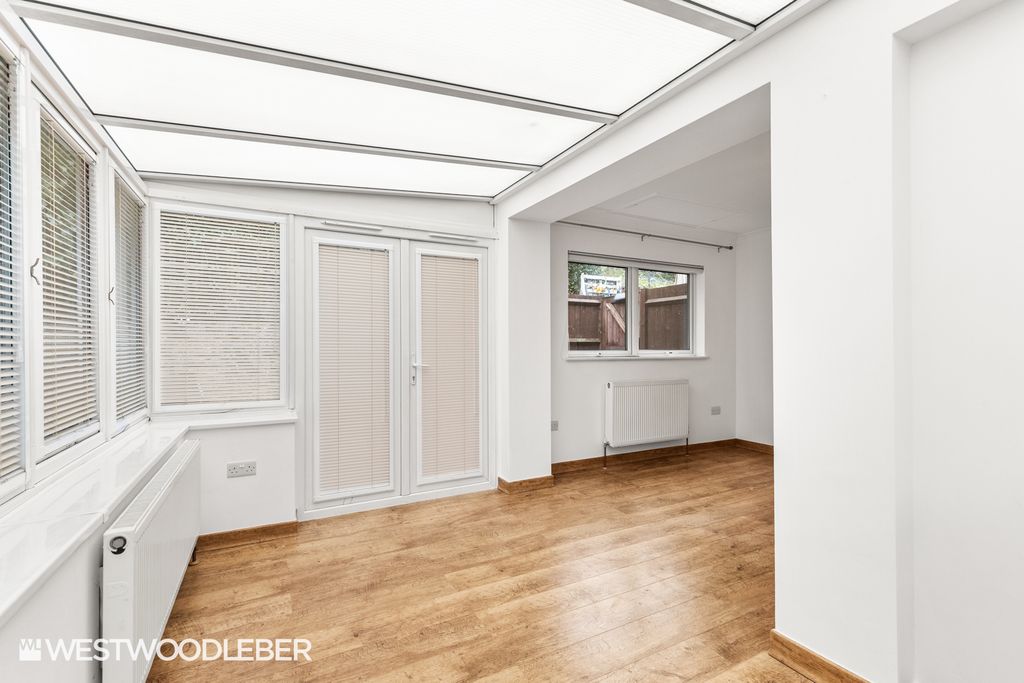 Property photo 3 of 24