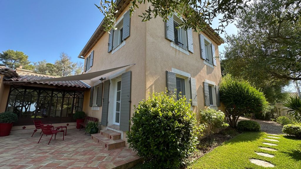 Property photo 2 of 11