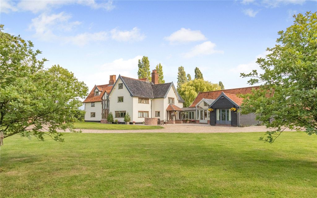 Property photo 1 of 37 Mill Hall