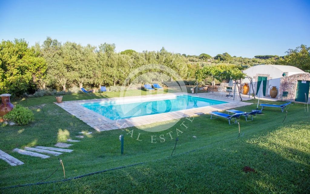 Property photo 2 of 31