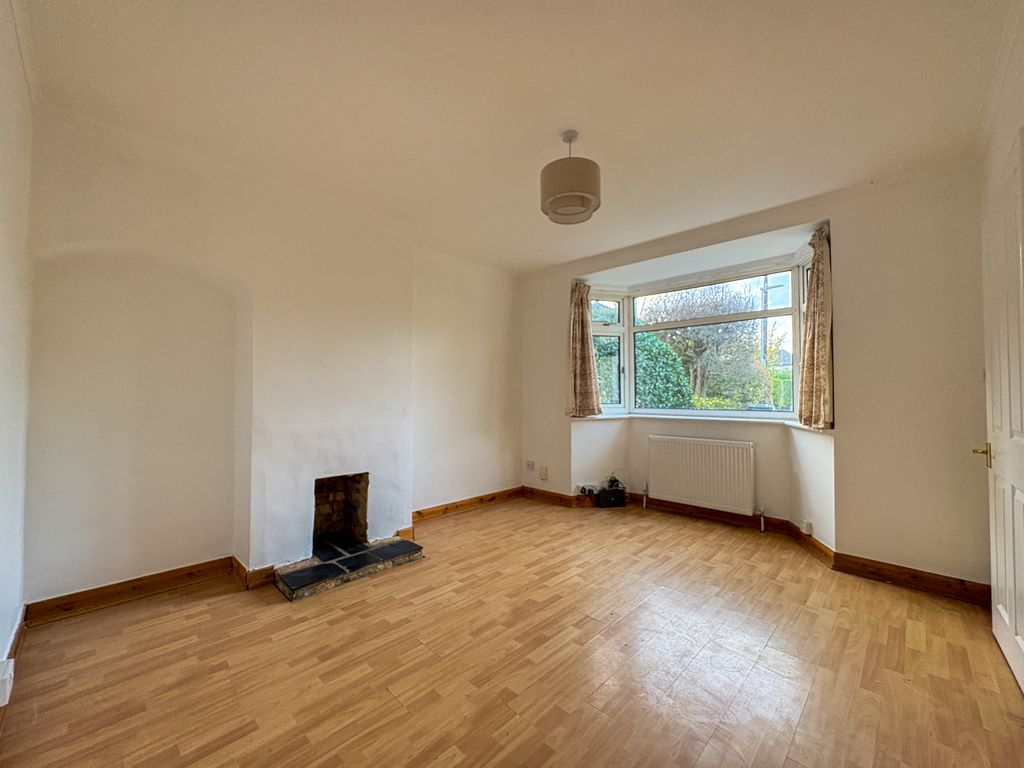 Property photo 3 of 20 Lounge (1)