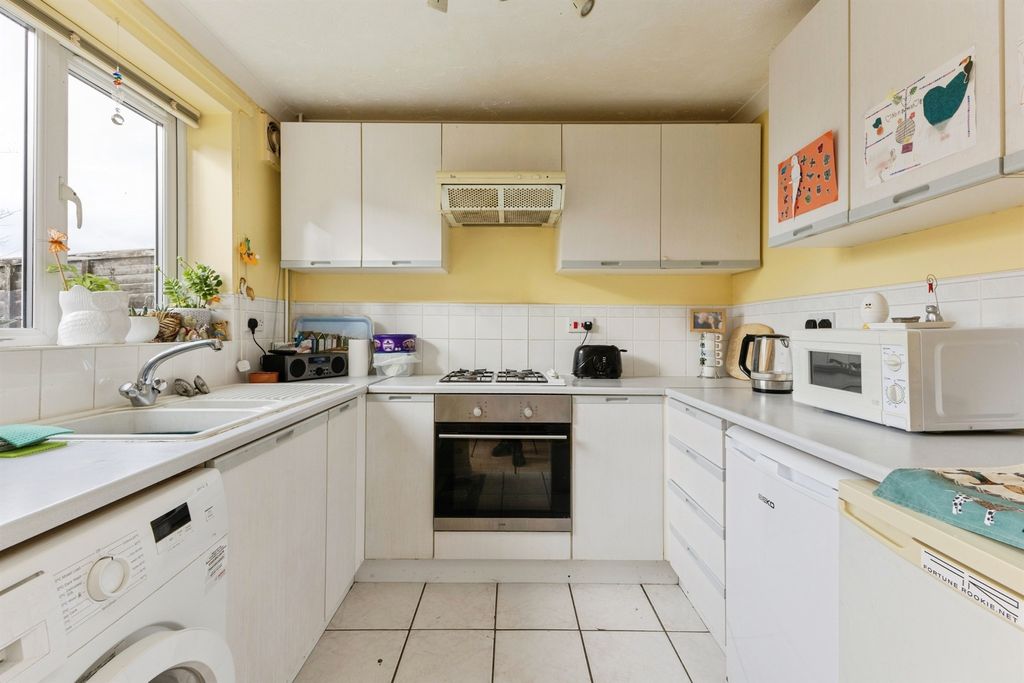 Property photo 3 of 18