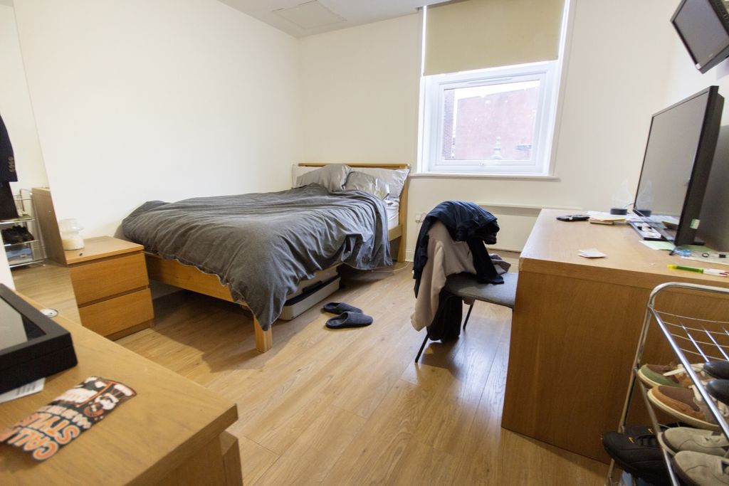 Property photo 3 of 9 6