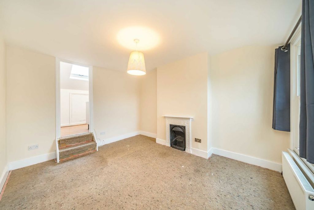 Property photo 2 of 7