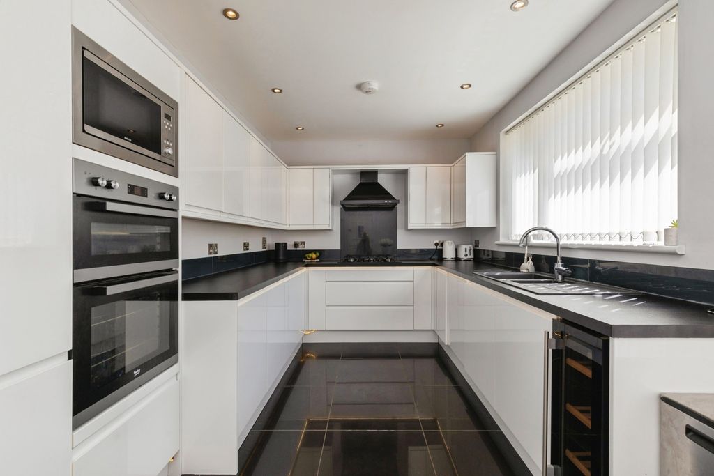 Property photo 1 of 20 Pbox-Img.Jpg