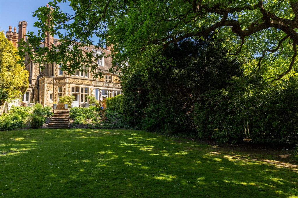 Additional image 18 of 5 bed property for saleGatton Road, Reigate RH2