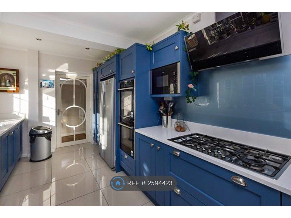 Property photo 2 of 28 Kitchen