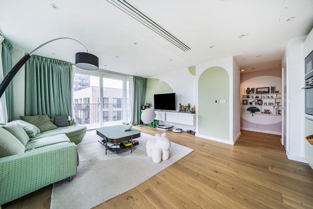 Property photo 3 of 16 1446121-8-69E77cd...
