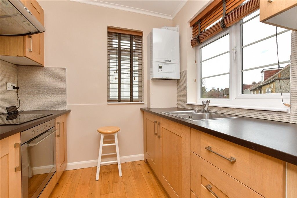 Property photo 3 of 8 Kitchen