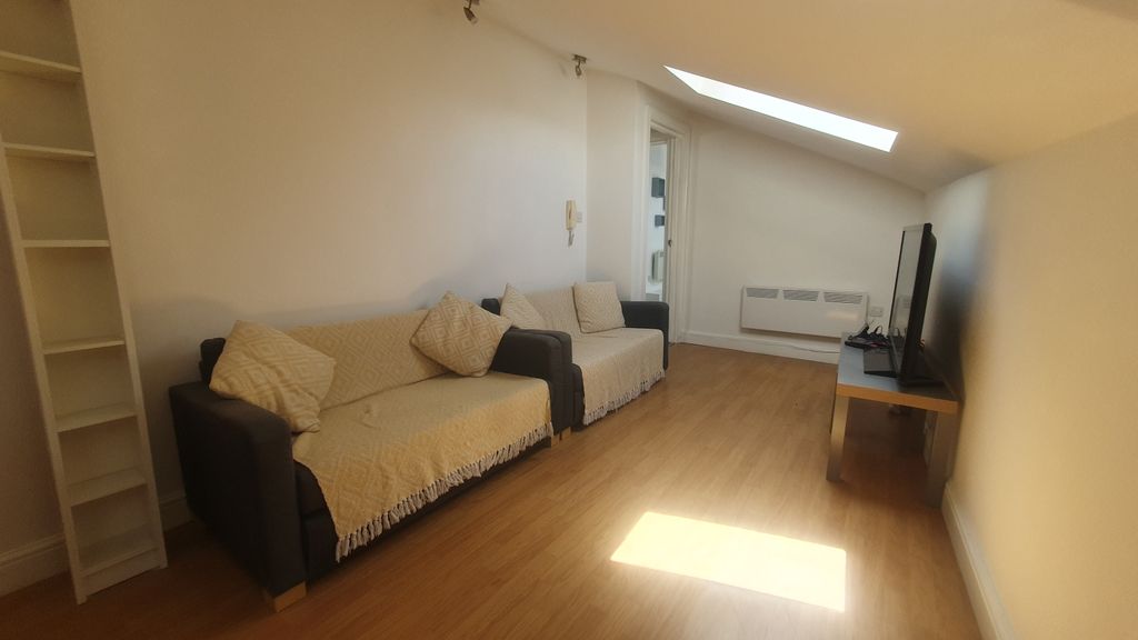 Property photo 2 of 8 20260523 140010