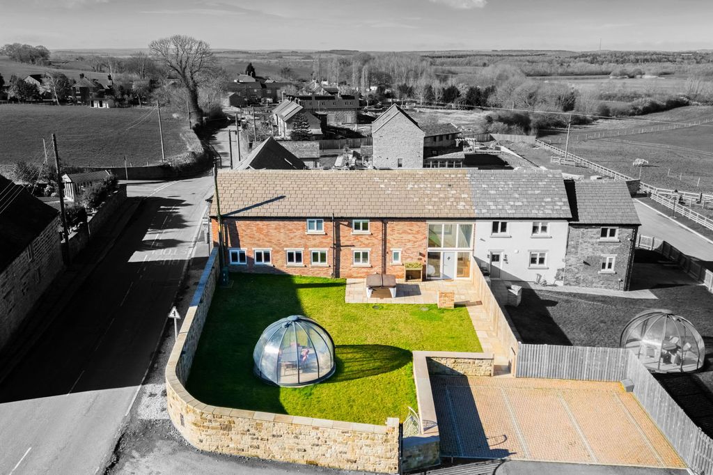 Property photo 3 of 52