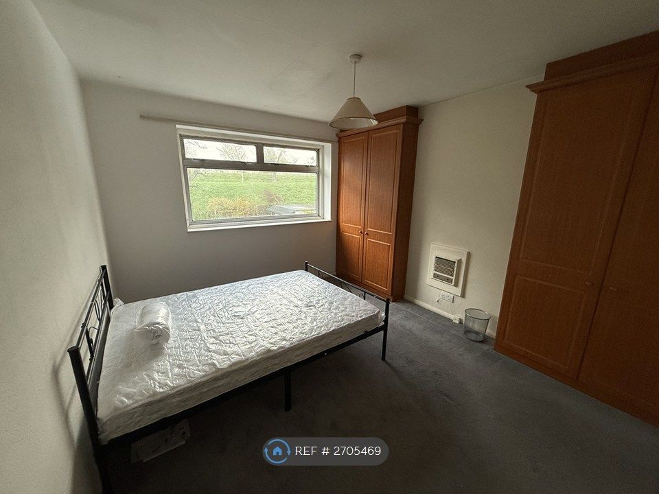 Property photo 3 of 13 Bedroom 2