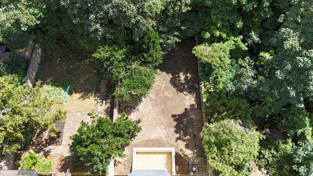Property photo 3 of 13 Large Garden Arial