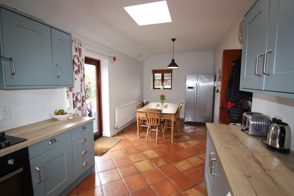 Property photo 2 of 25