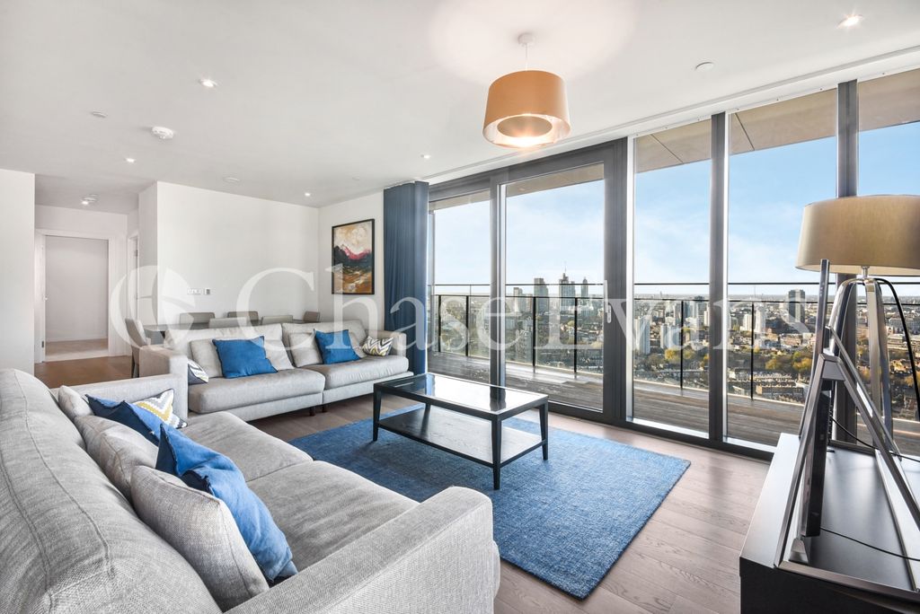 Property photo 2 of 17 Living Area