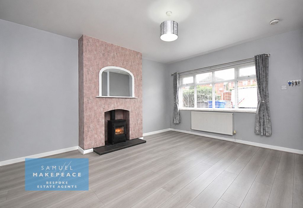 Property photo 2 of 14 12Fbc12c-8E15-4F05-9911-5217Bf83319d