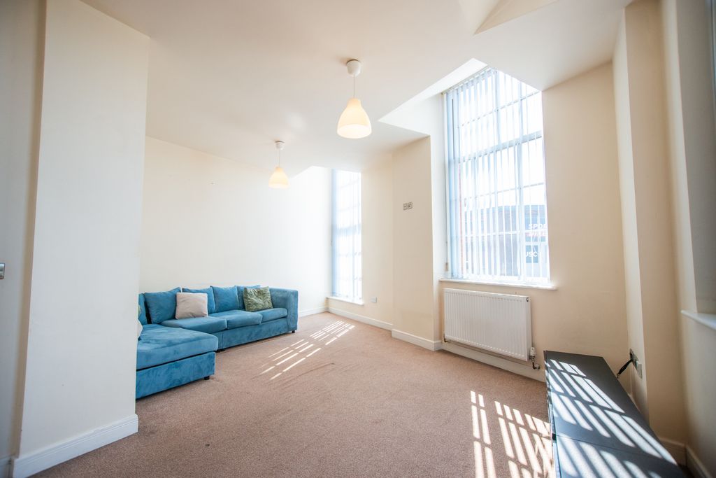 Property photo 2 of 12