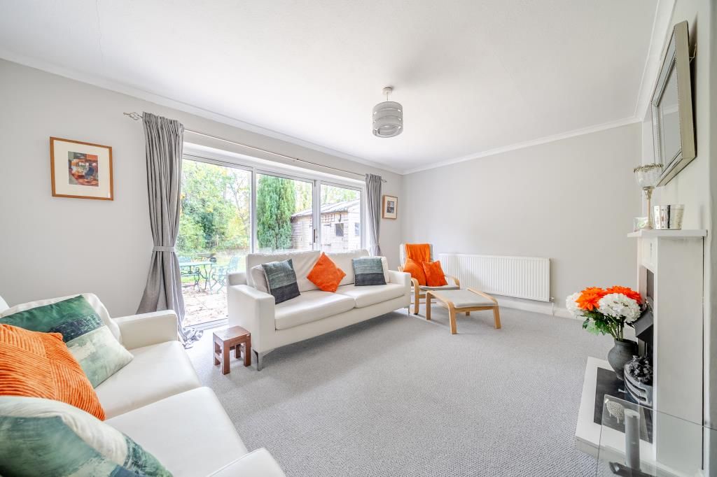 Property photo 2 of 21 Living Room