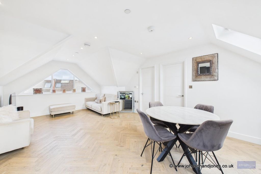 Property photo 2 of 15 2 Reception.Jpg