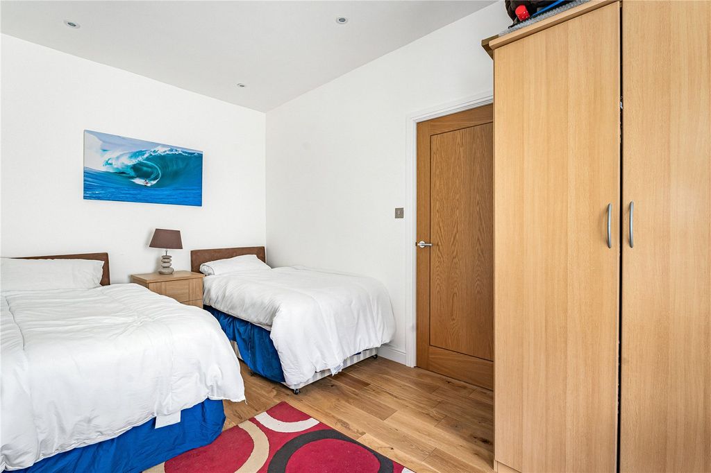 Additional image 10 of 3 bed flat for saleEsplanade Road, Newquay, Cornwall TR7