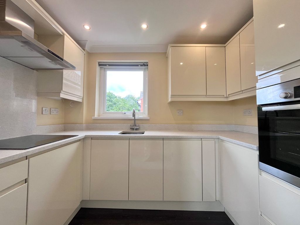 Property photo 3 of 13 Kitchen