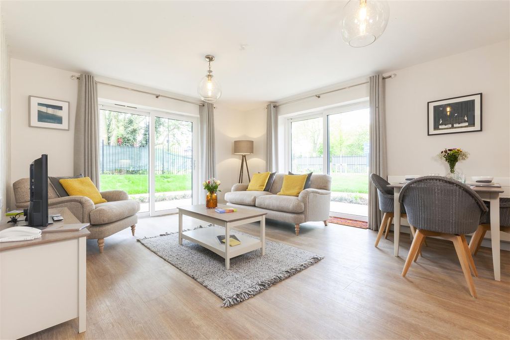 Property photo 2 of 7 Castleoak_Birchgrove-18 (1).Jpg