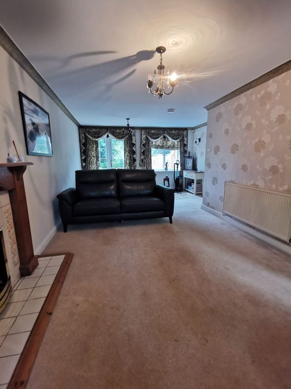 Property photo 3 of 10 Lounge