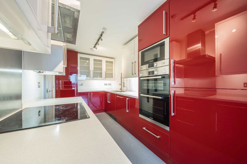 Property photo 3 of 8