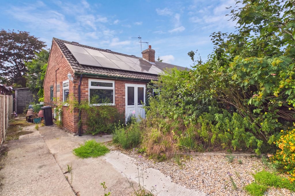 Property photo 1 of 11 Cam02279G0-Pr0128-Still014-002