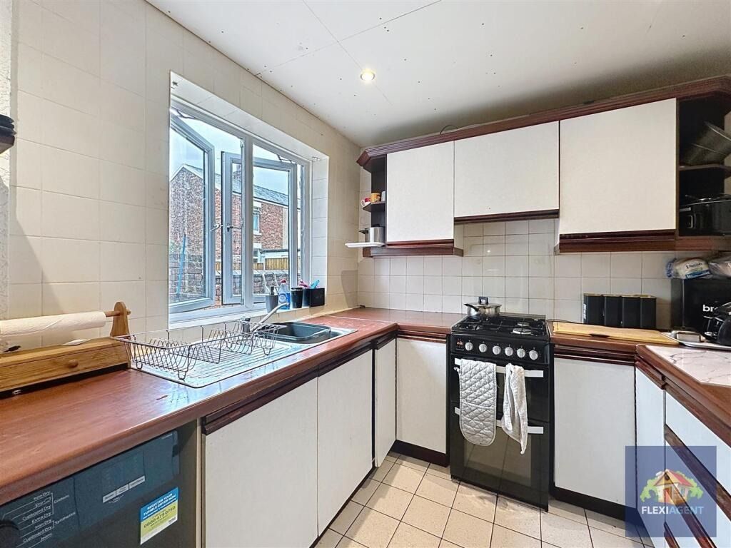 Property photo 2 of 28 4344353