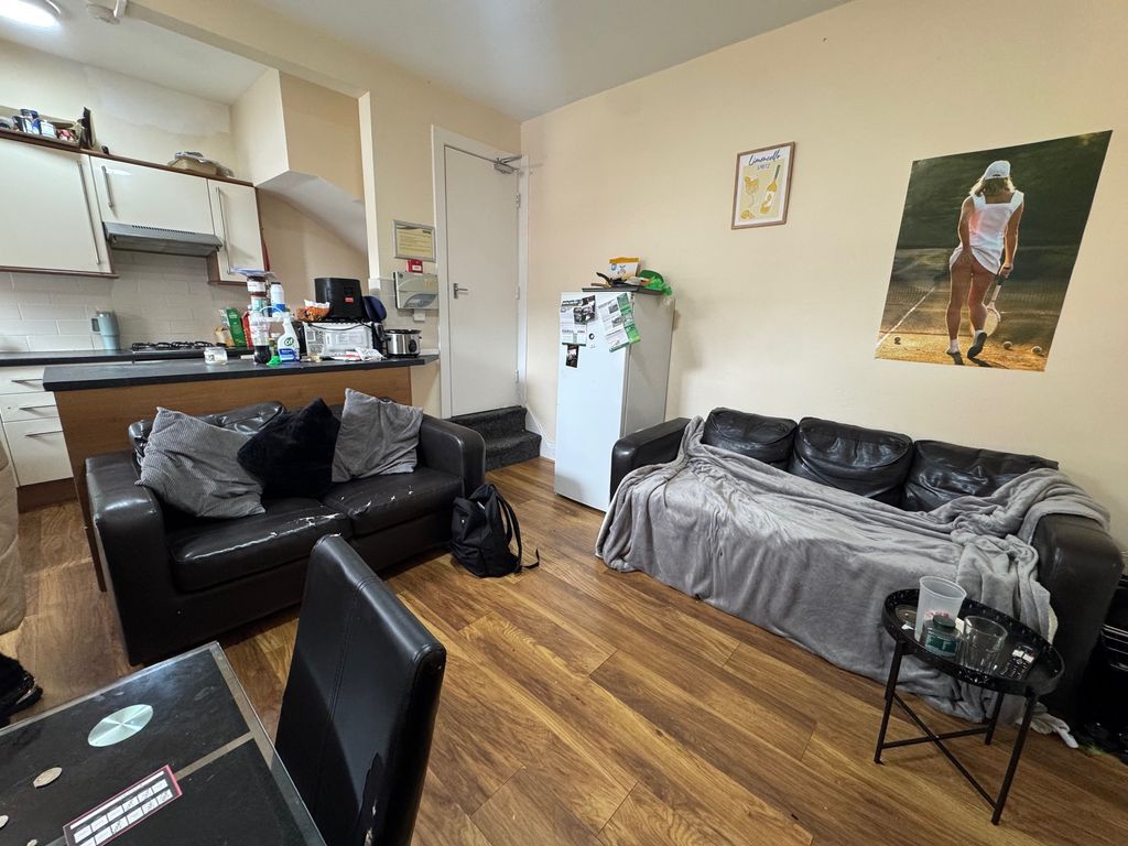 Property photo 2 of 14 Image