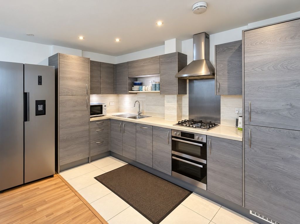Property photo 1 of 11 2 Bed Flat To Rent Otter Way, Yiewsley Ub7