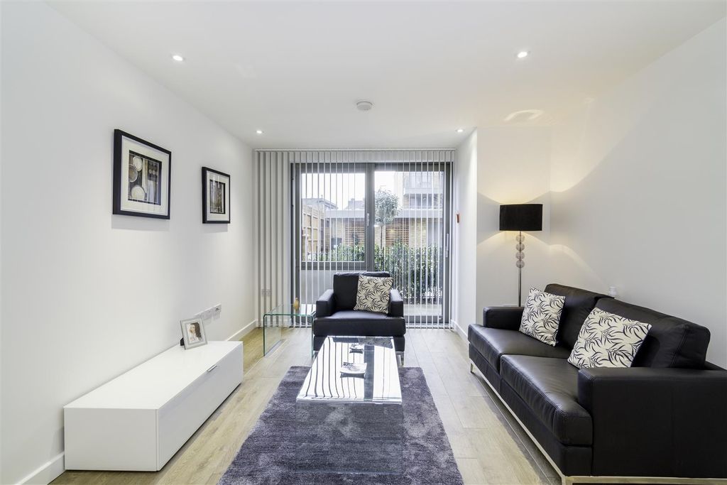 Property photo 3 of 11 Reception Room